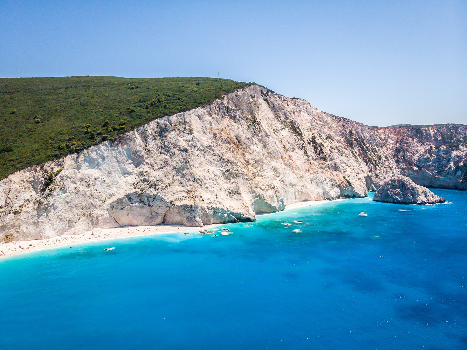 Why Choose a private yacht in Lefkada