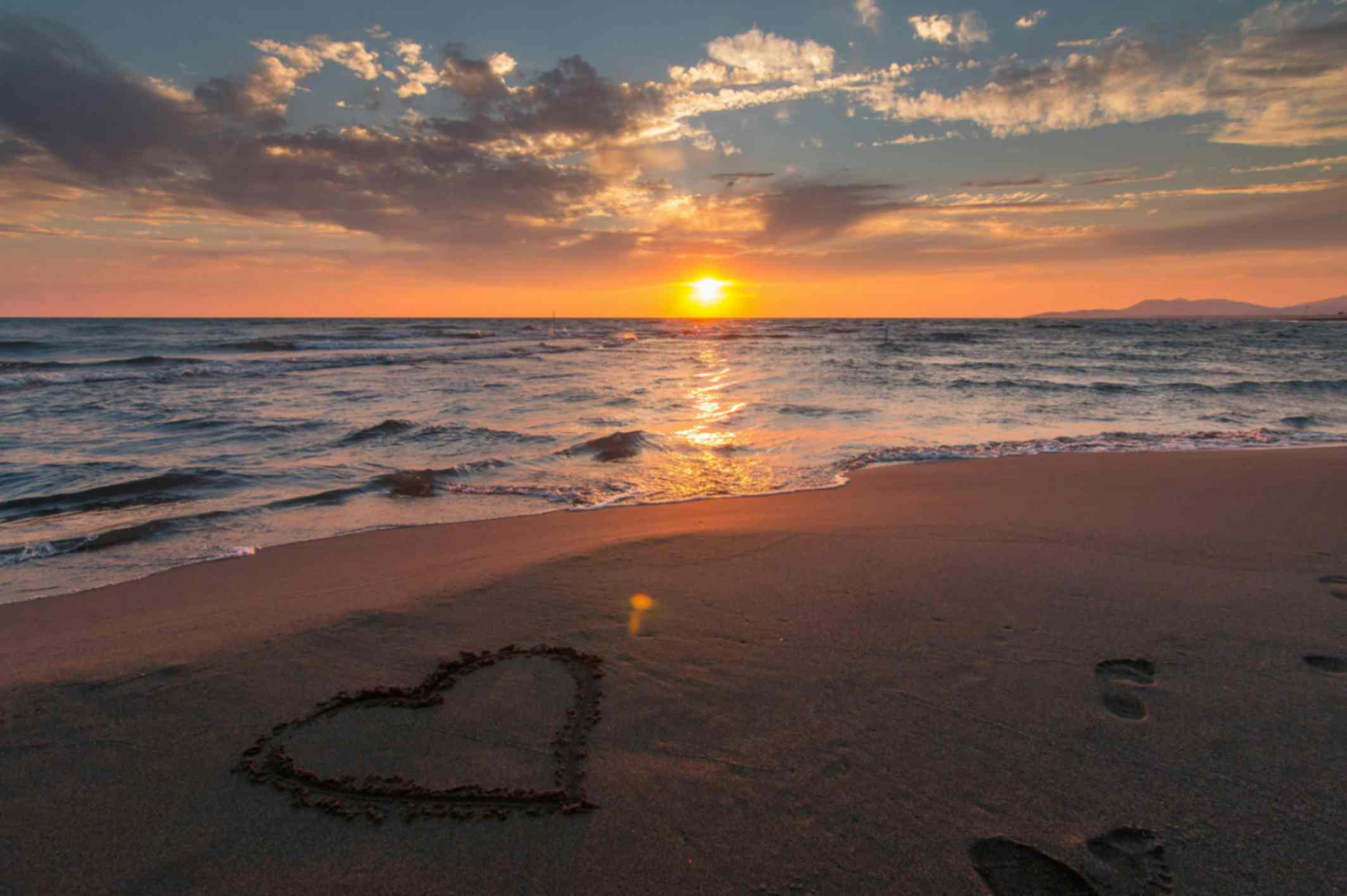 Sunset Cruises on a Yacht in Lefkada: Your Ultimate Guide Sunset Cruises on a Yacht in Lefkada: Your Ultimate Guide