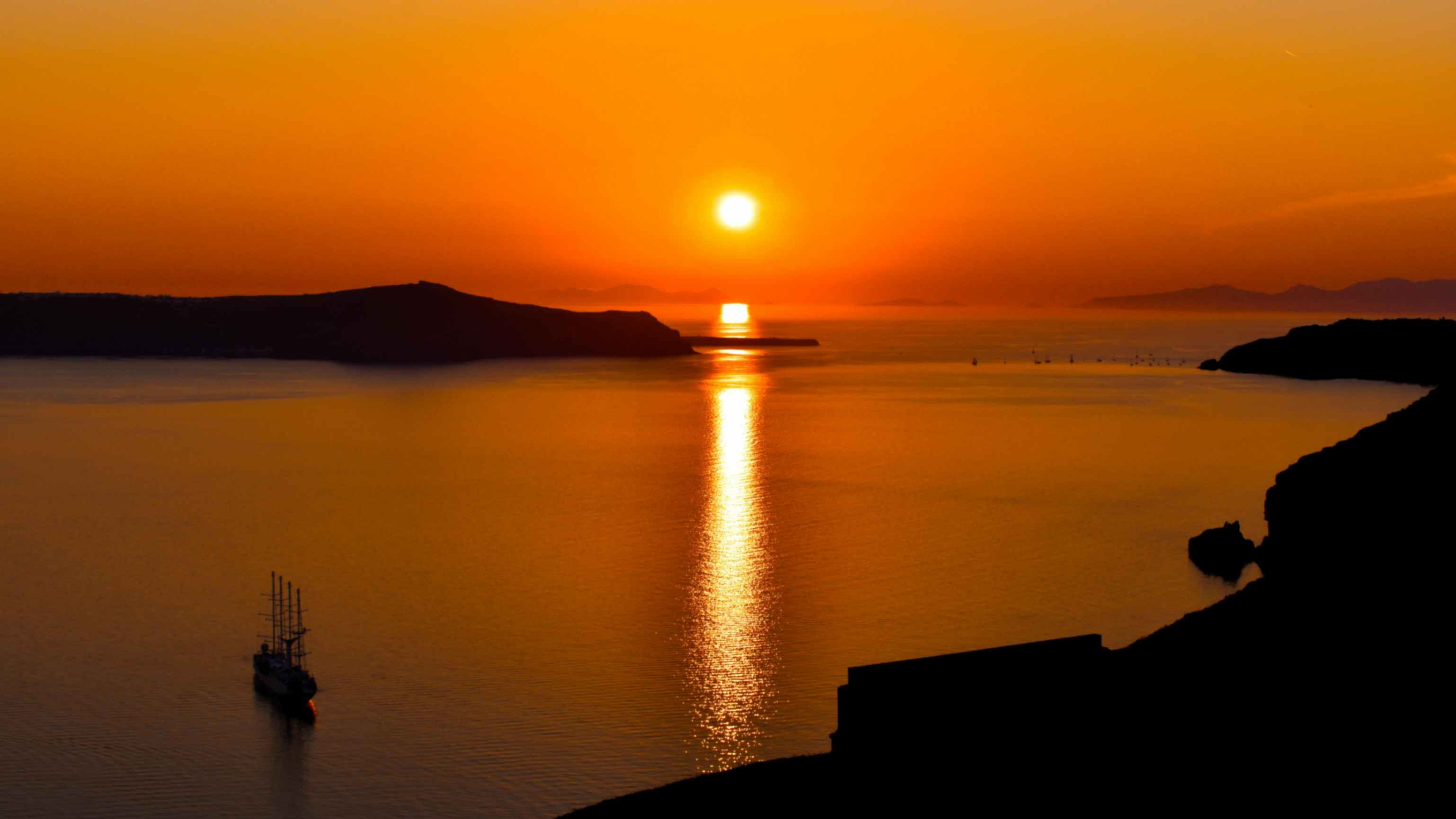 Sunset Cruises on a Yacht in Lefkada: Your Ultimate Guide Sunset Cruises on a Yacht in Lefkada: Your Ultimate Guide